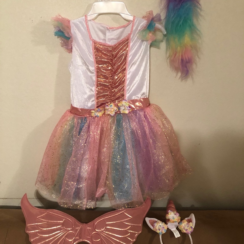 Girl’s costume